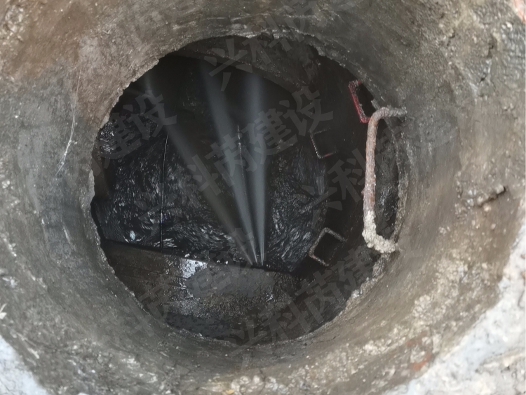 高压清洗车在城市下水管道清淤中的应用